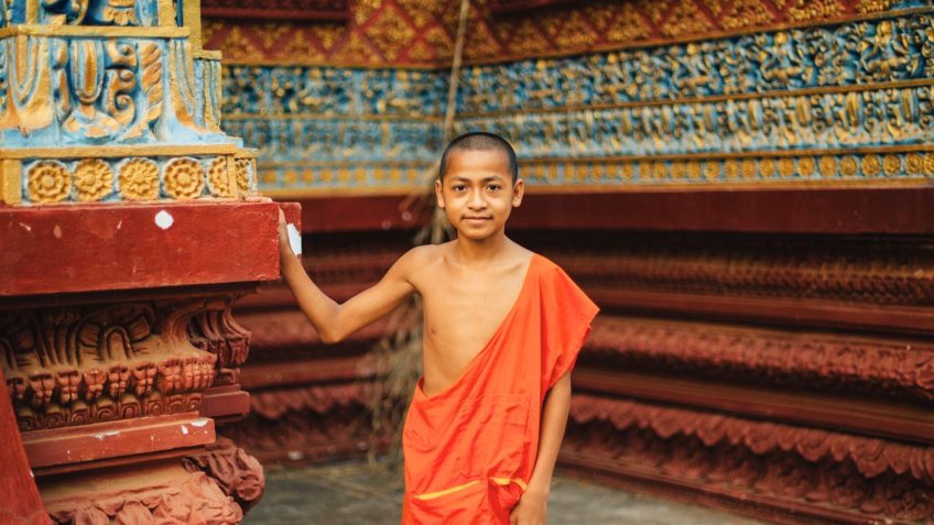 Visit Wat Hanchey And Meet Lovely Monks