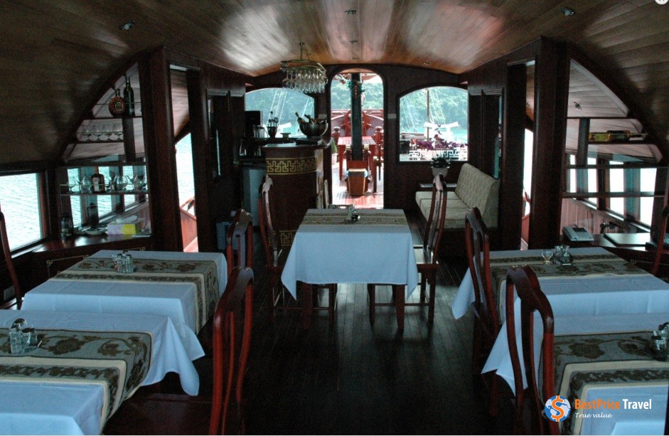 Red Dragon Cruise Dinning inside