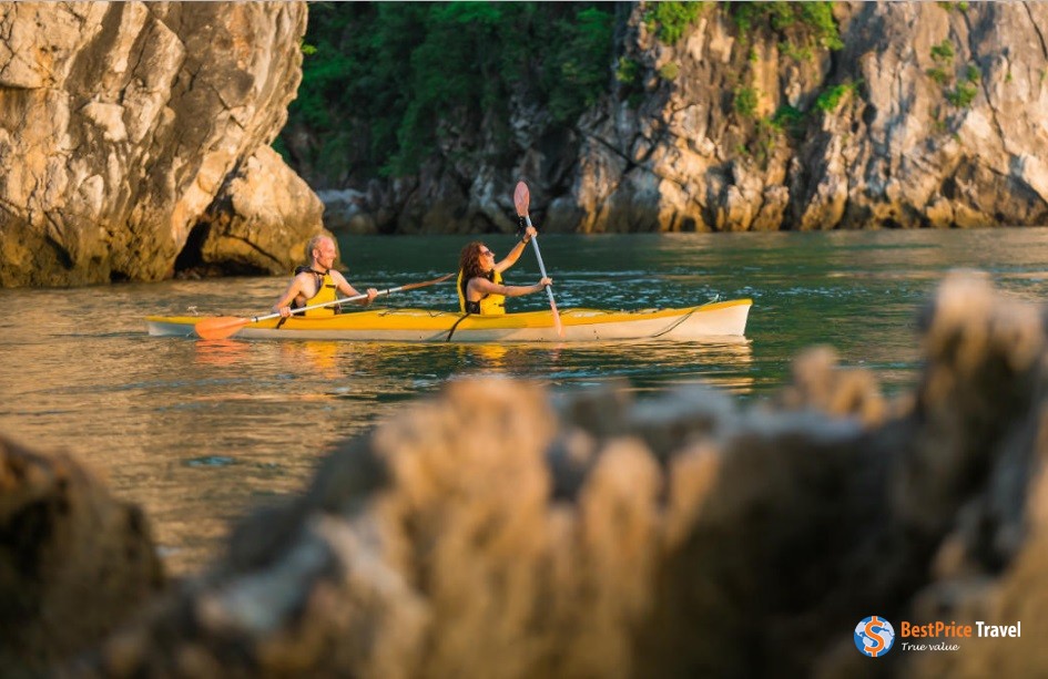Kayaking around Thien Canh Son Cave
