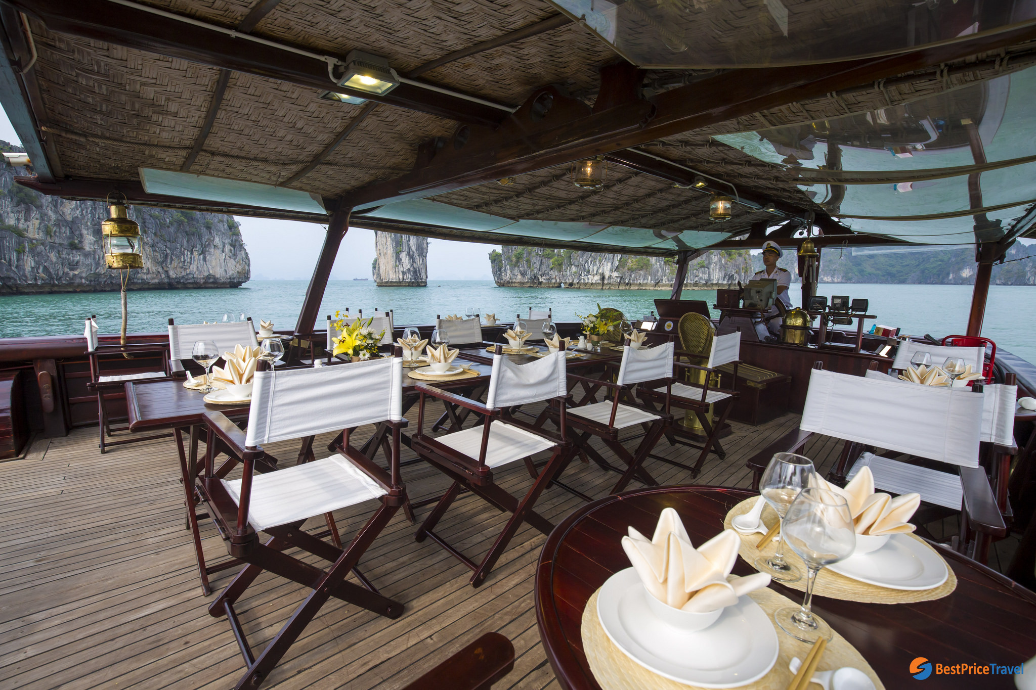 The open-air restaurant with a breathtaking bay view