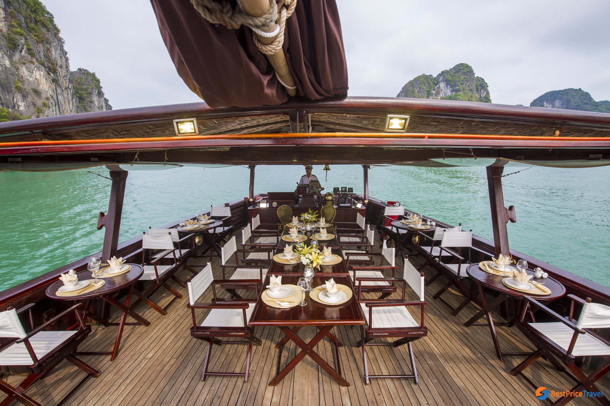 Nang Tien Day Cruise Outdoor Restaurant