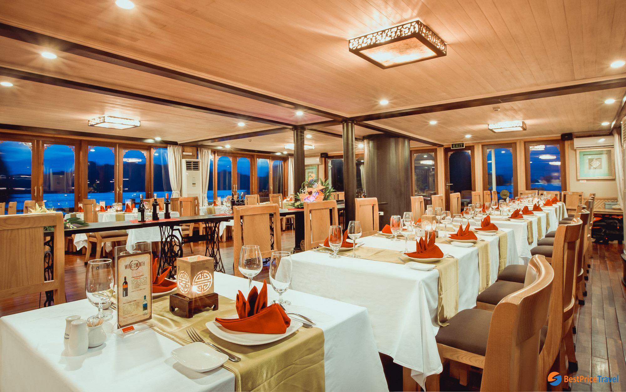Restaurant in Halong Bay Cruise