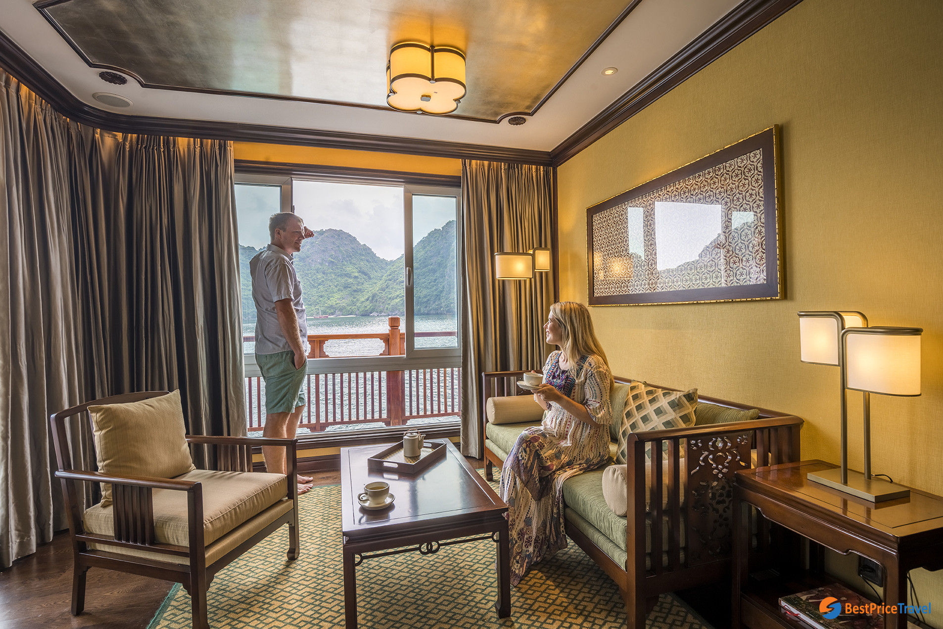 Heritage Line Lan Ha Bay Ylang Regency Suite Front (Royal Bamboo) Lounge