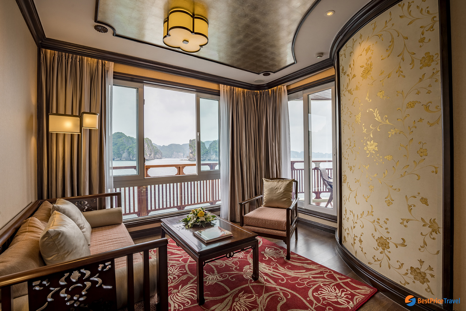 Heritage Line Lan Ha Bay Ylang Regency Suites Front (Glory Daisy) Lounge