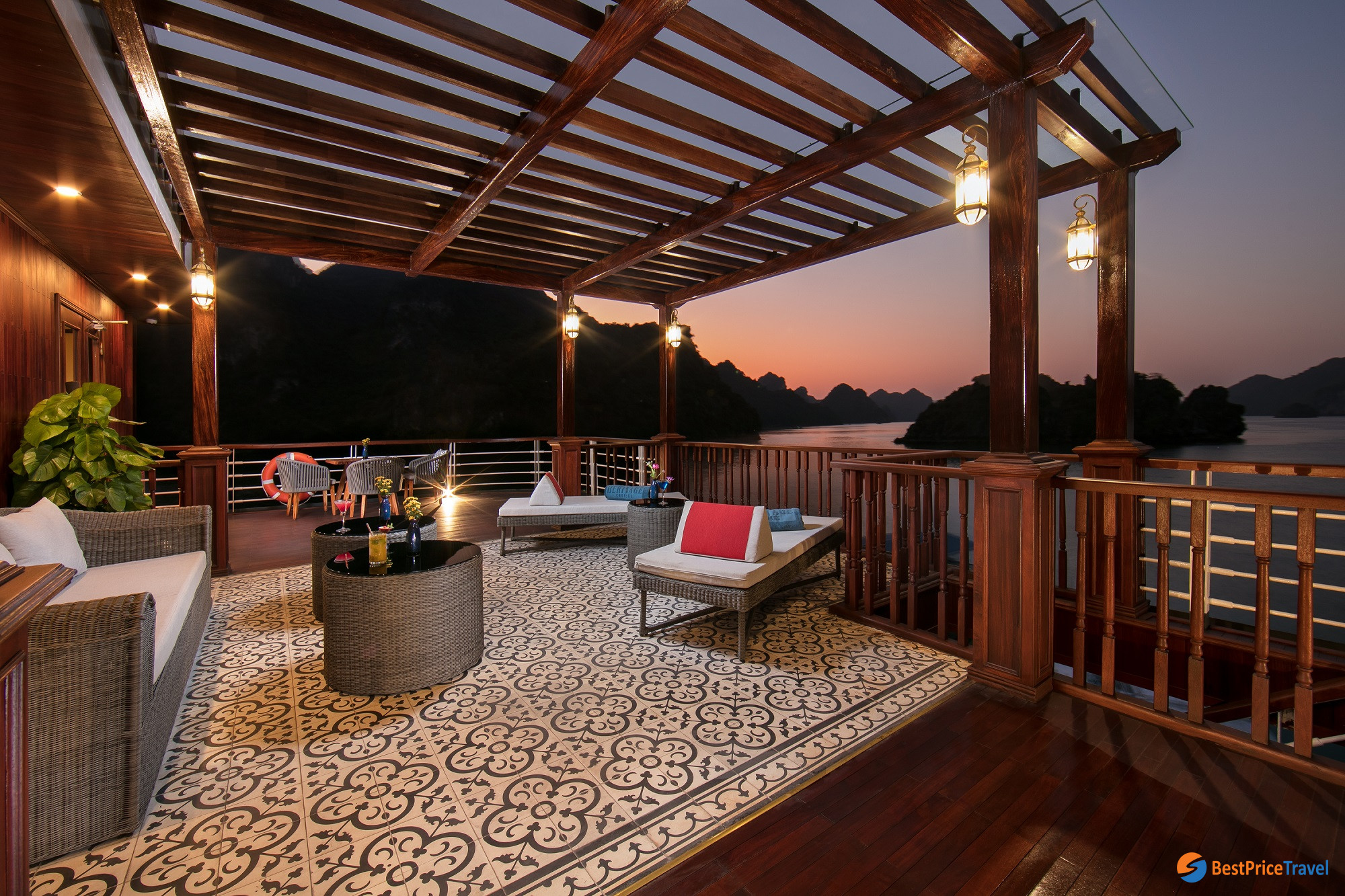 Sunset Outdoor Lounge scenery
