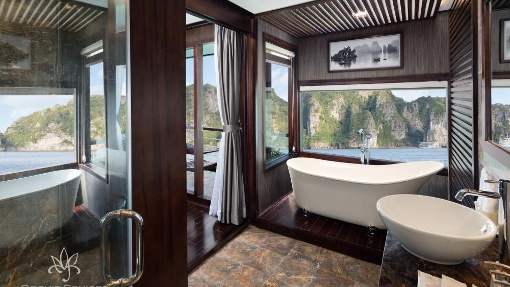 Orchid Cruise's Suite Balcony Bathroom