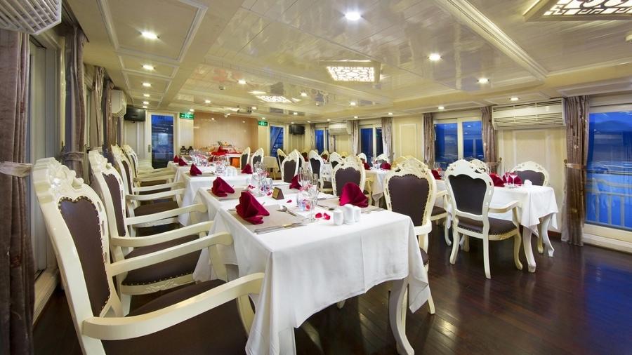 Junk boat cruise's Restaurant