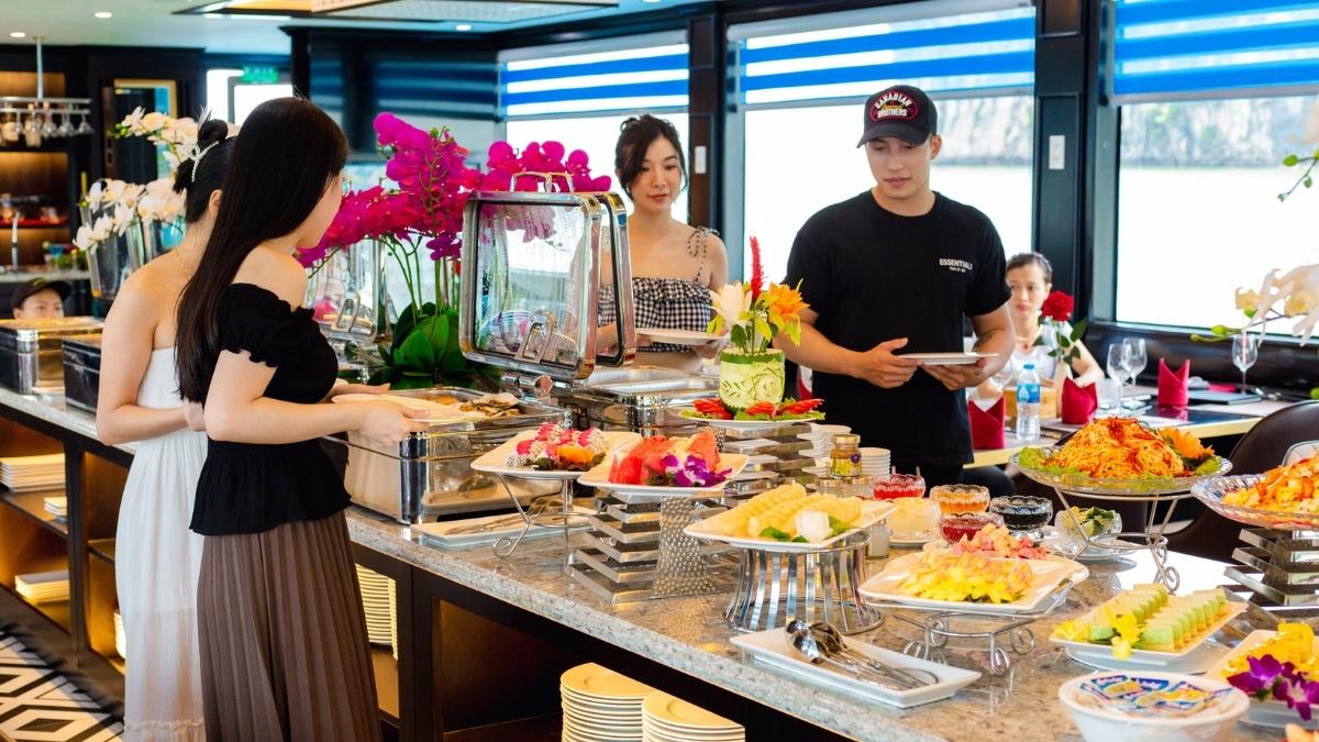 Enjoy luxury buffet on the cruise