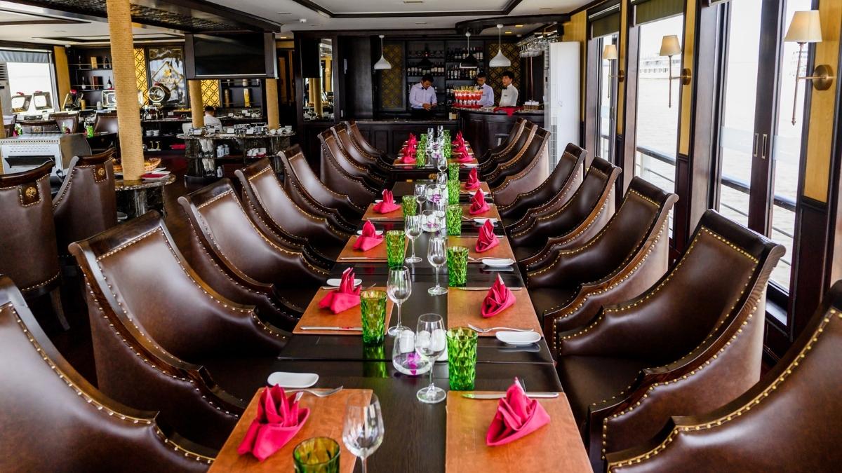 Elegance restaurant onboard