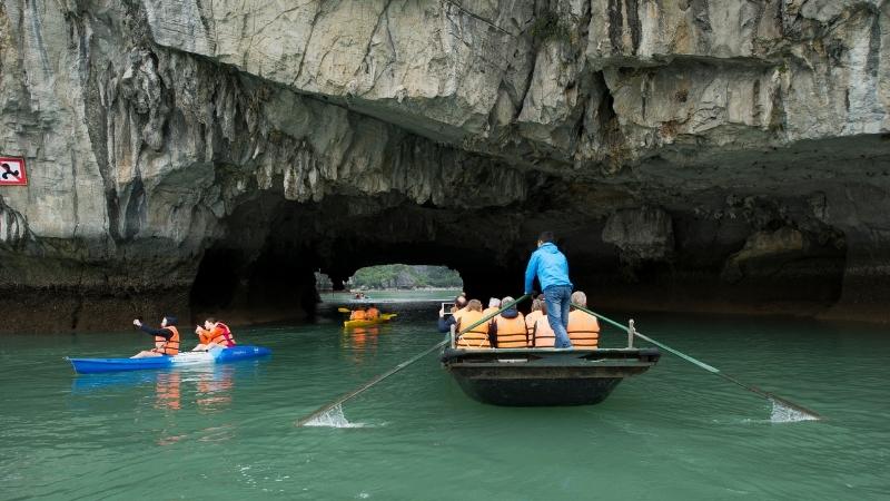 Explore Luon Cave by small boat