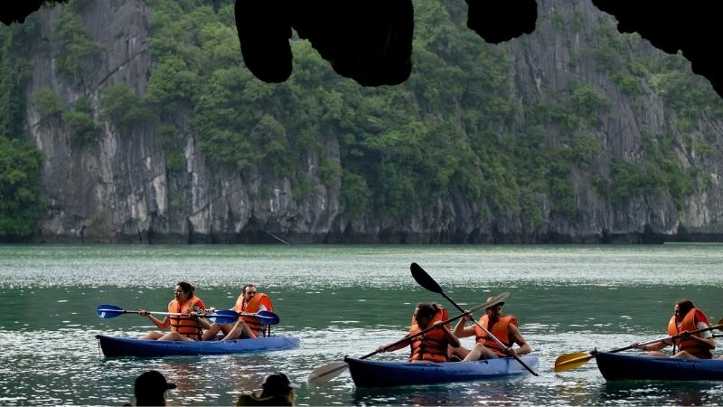 Go Kayaking in Luon Cave