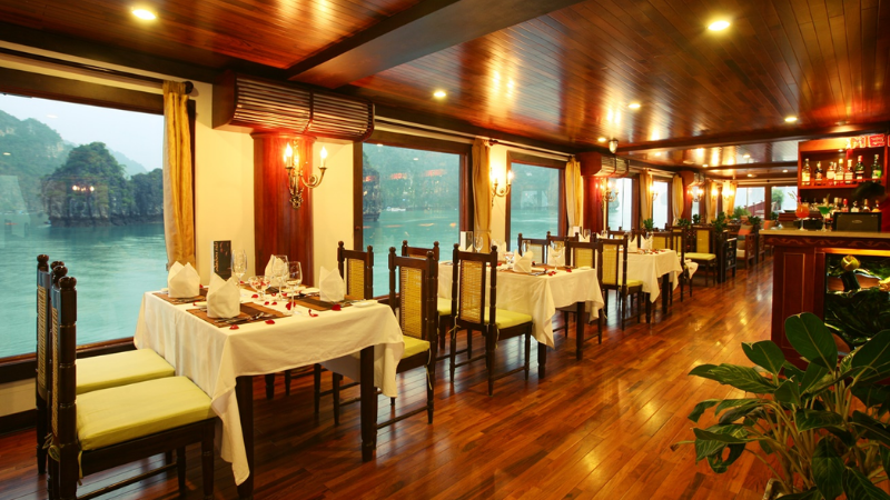 Premium Restaurant With Halong View