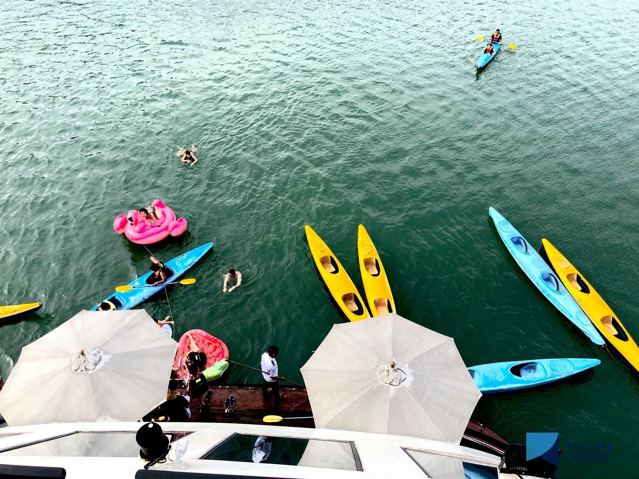 Interesting Kayaking activities in Halong Bay