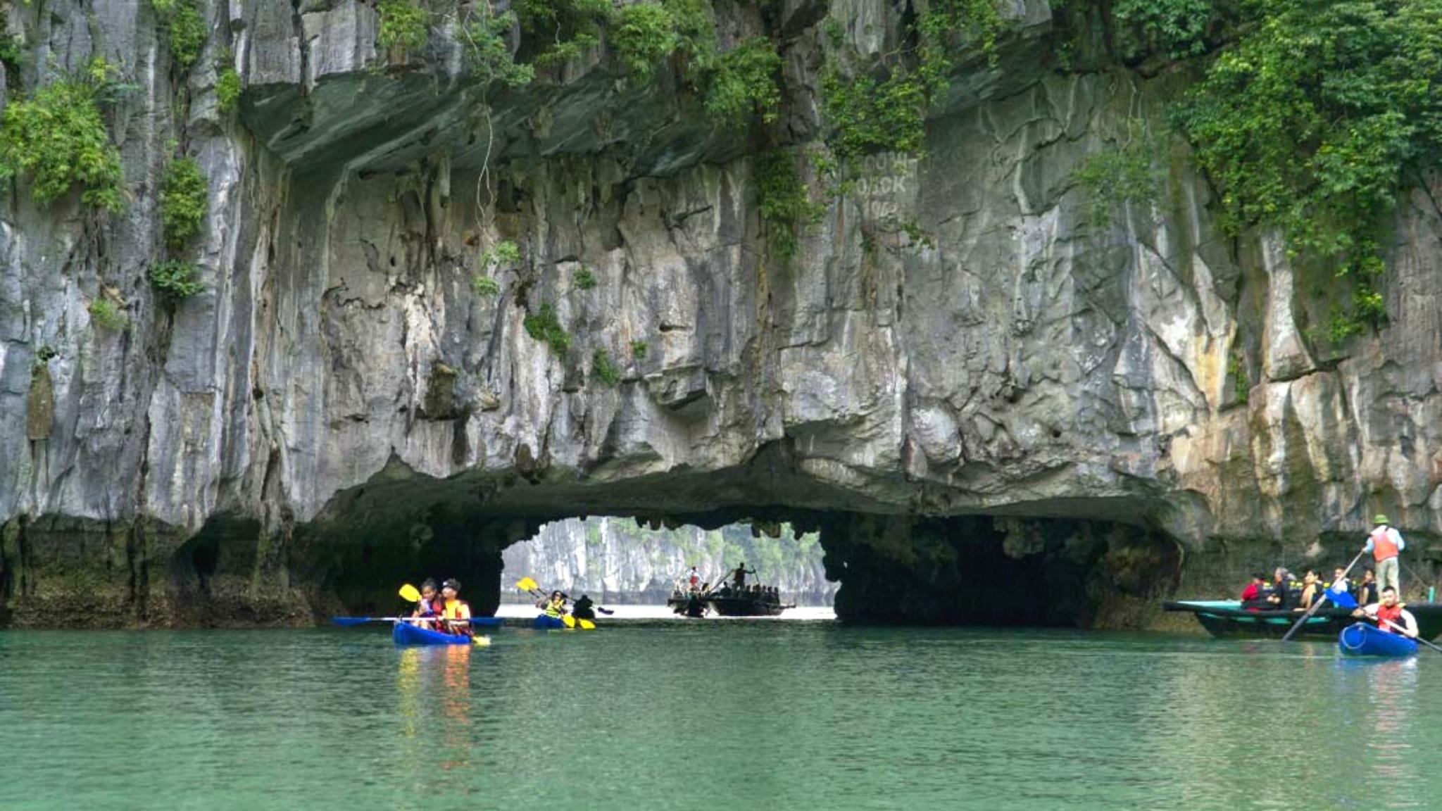 Explore Luon Cave by kayaking
