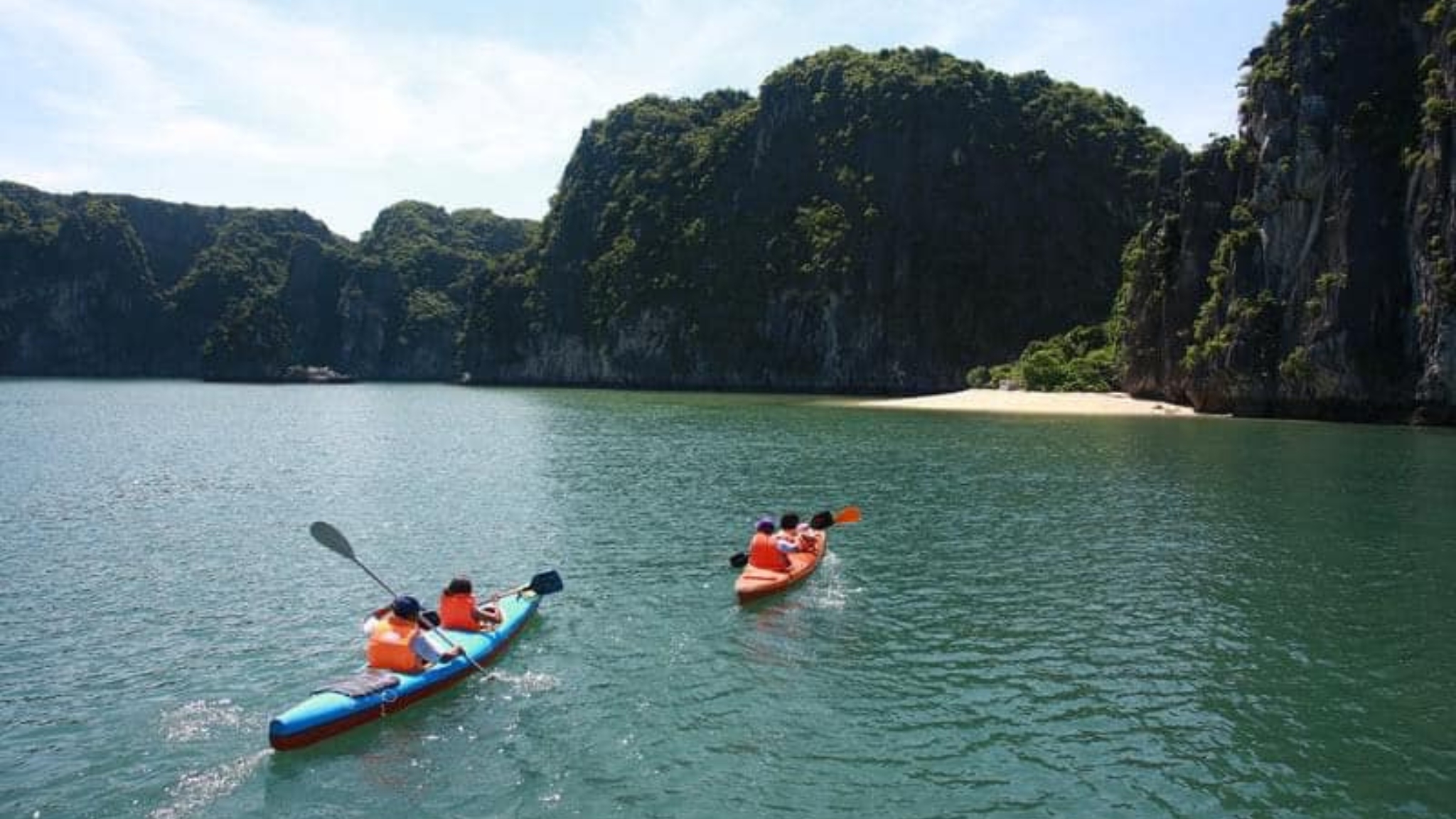Explore the Tra Bau area by kayaking