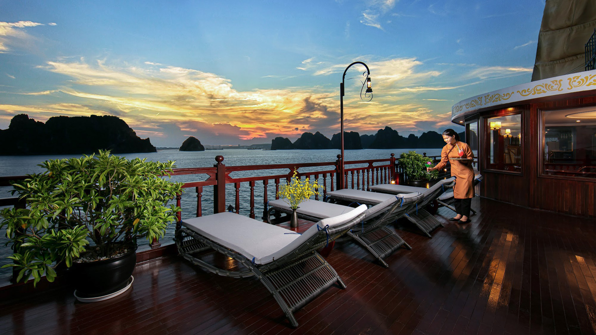 Admire the Lan Ha scenery on the sundeck