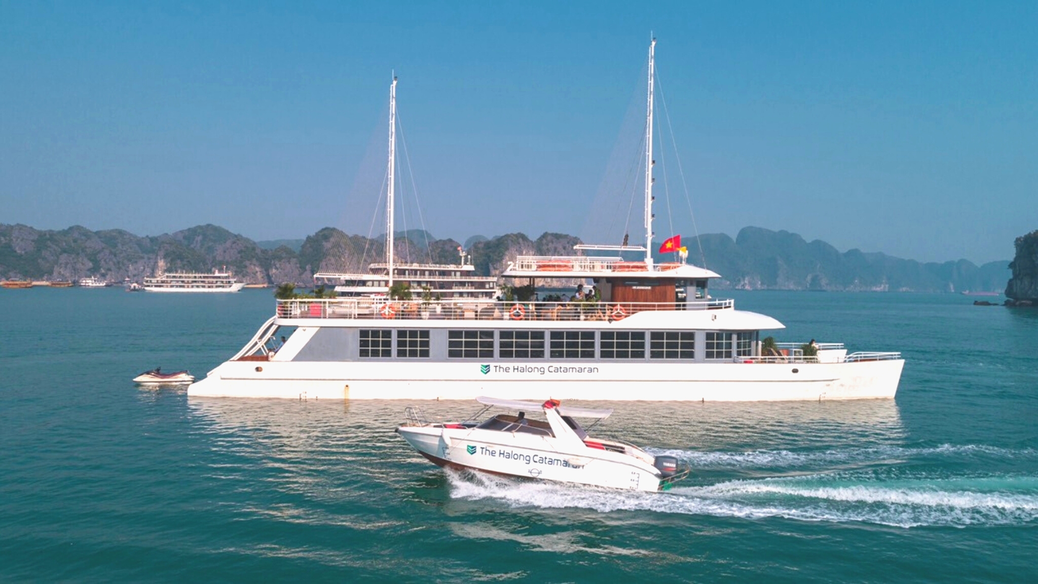 catamaran cruise vietnam