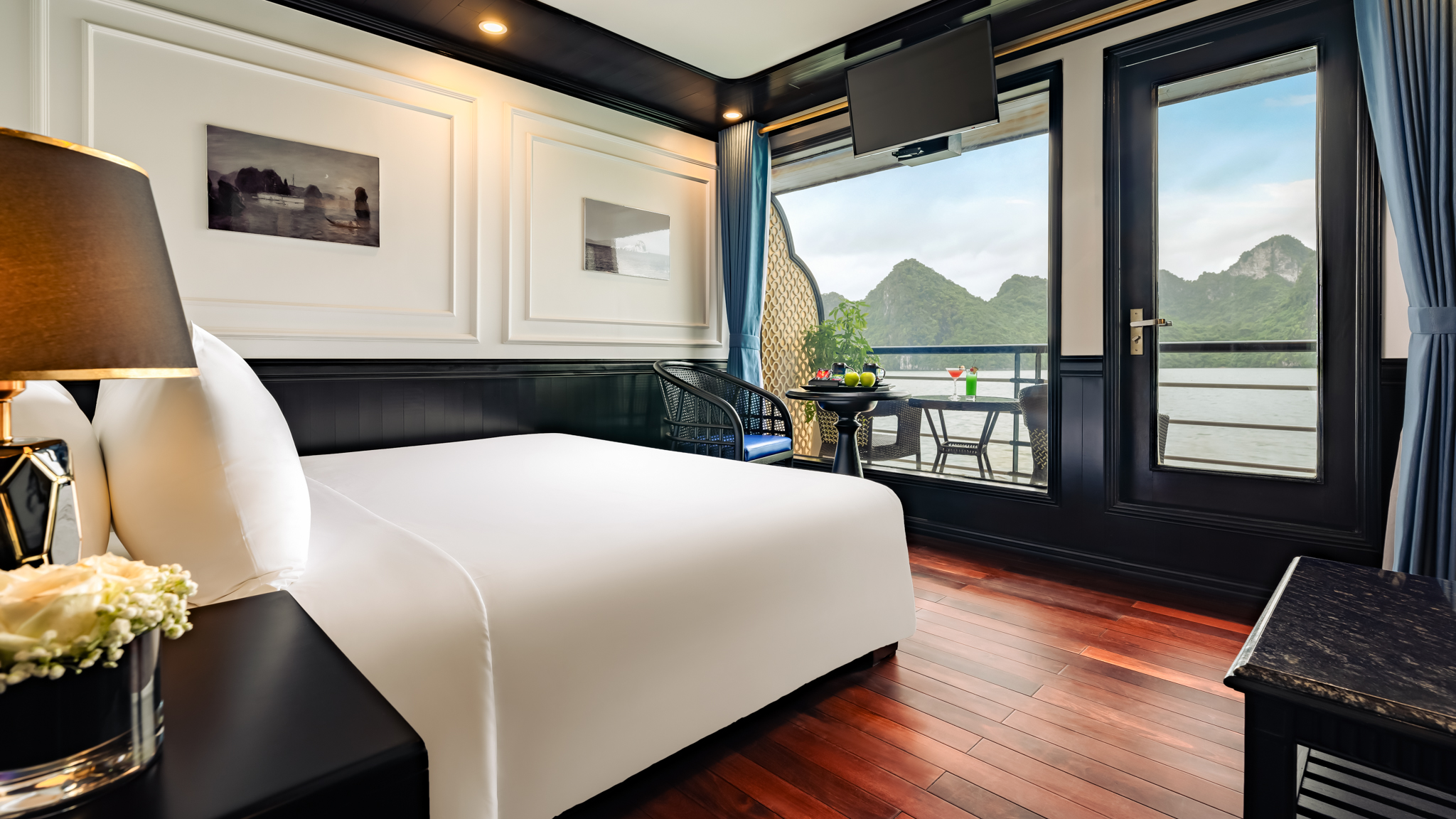 Junior Suite with Lan Ha Bay Panorama