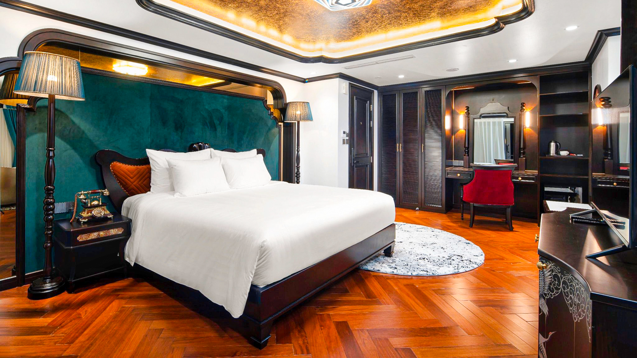 Luxurious Royal Suite