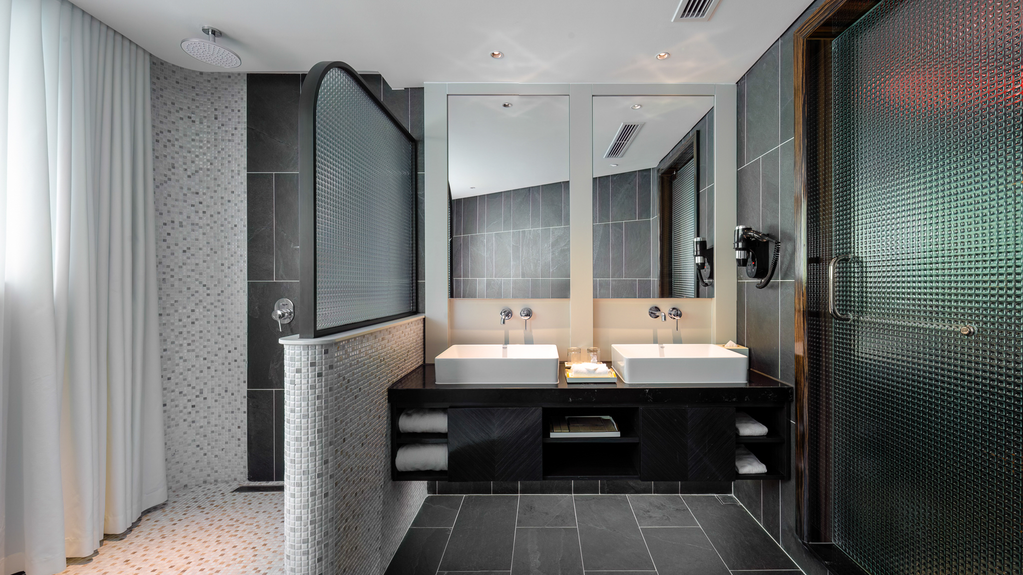 The elegant and high-class bathroom