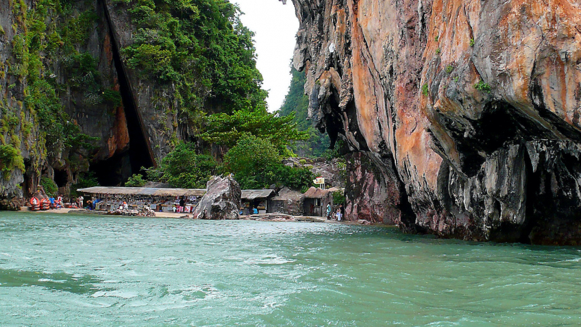 James Bond Island - Khao Phing Kan Travel Guide - BestPrice Travel