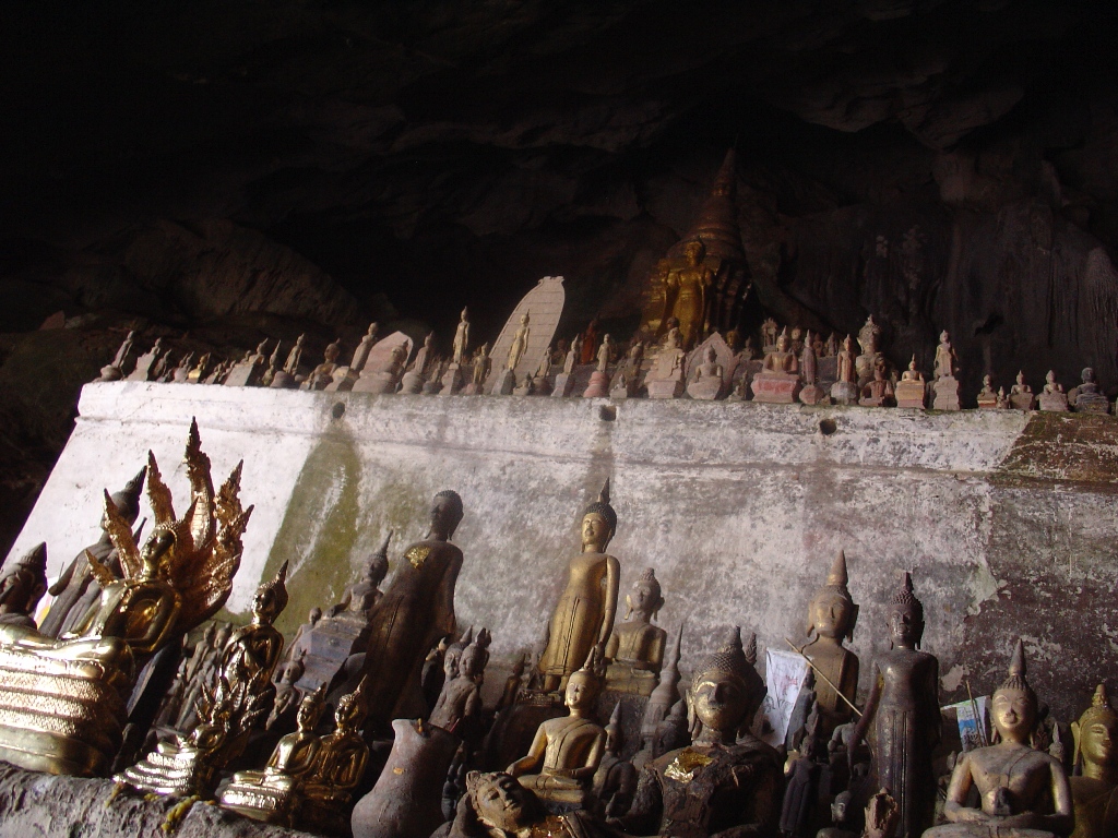 Buddha statues in Pak Ou Cave