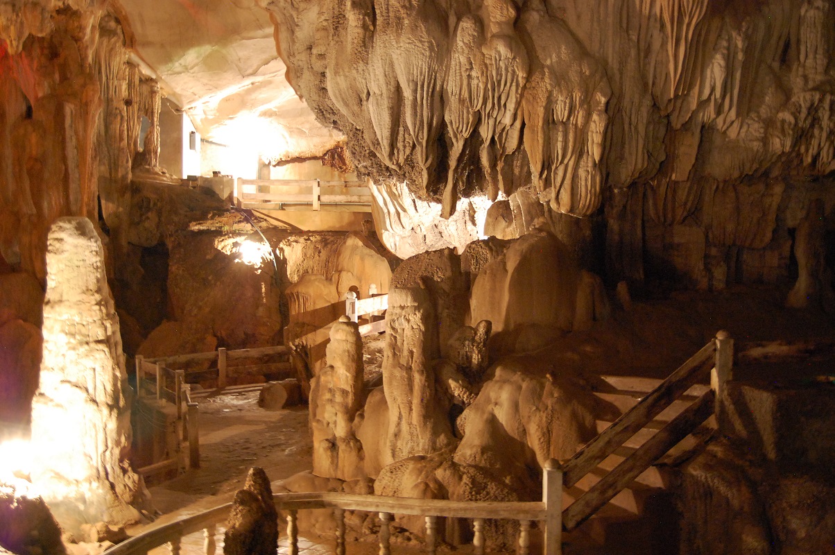 Tham Xang Elephant Cave