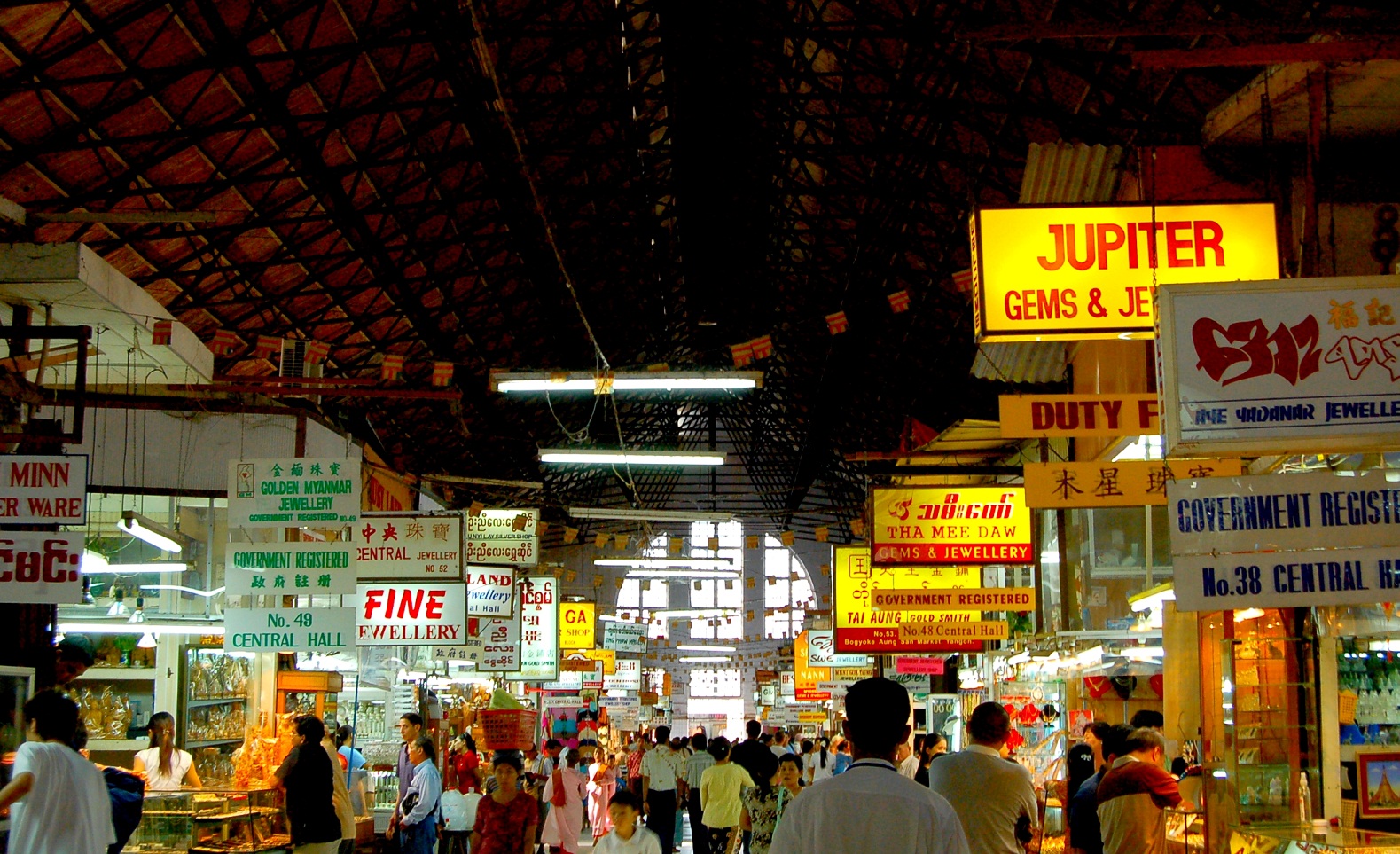 Jewellery Market in Bogyoke Aung San Market