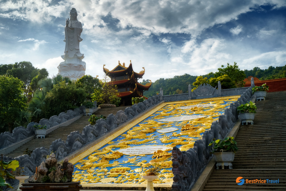 Visit Ho Quoc pagoda