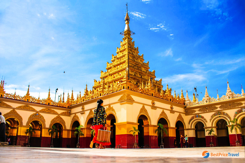 The stunning view of Mahamuni Pagoda