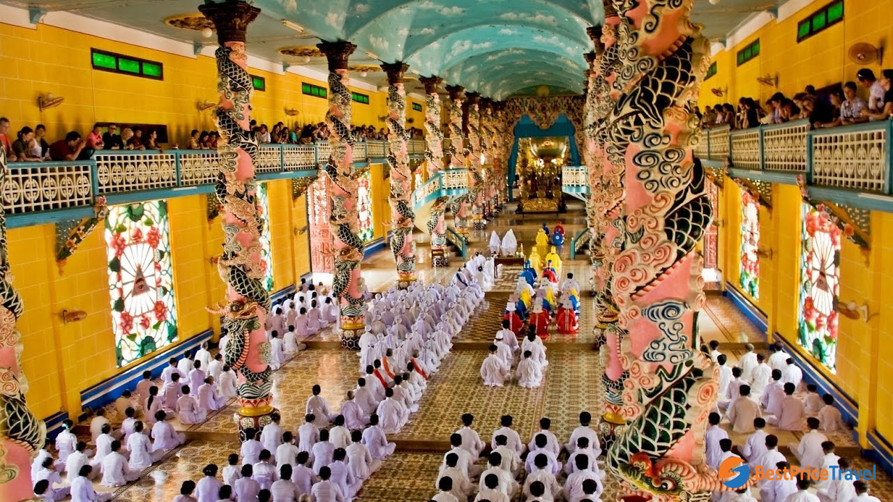 Meditation Area in Cao Dai Temple