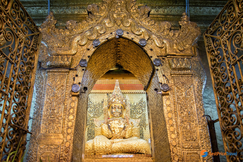 The great golden Mahamuni Buddha