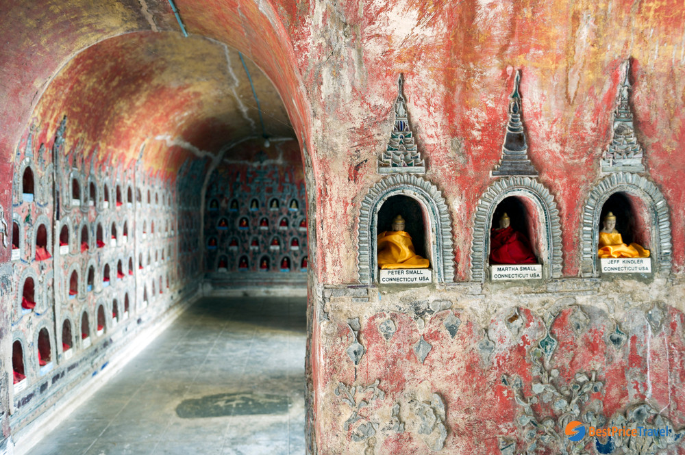 Niches with statues of Buddha at Shwe Yan Pyay Monastery