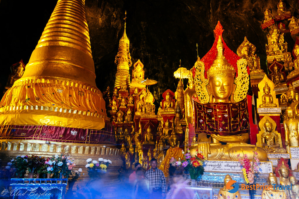 Golden sculptures in Shwe Oo Min Cave Pagoda