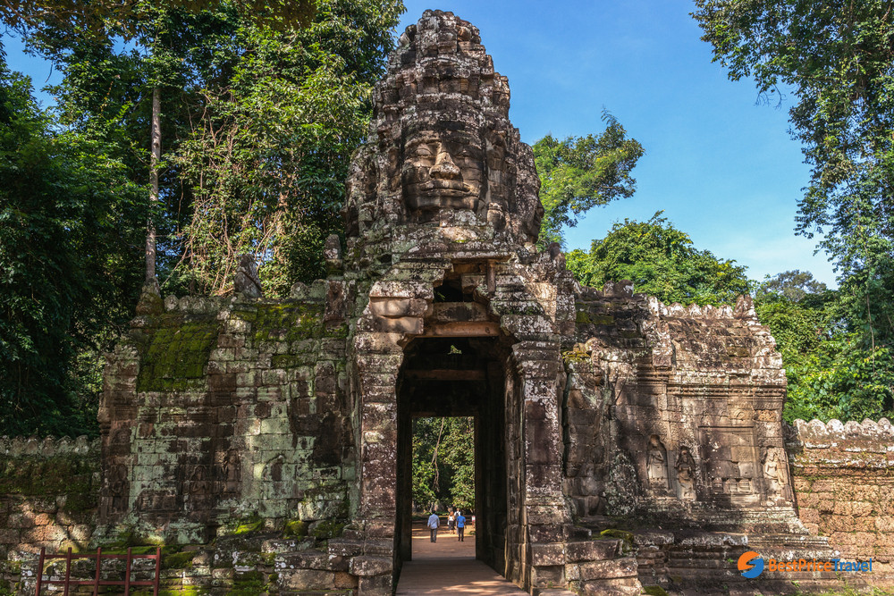 The entrance of Banteay Kdei