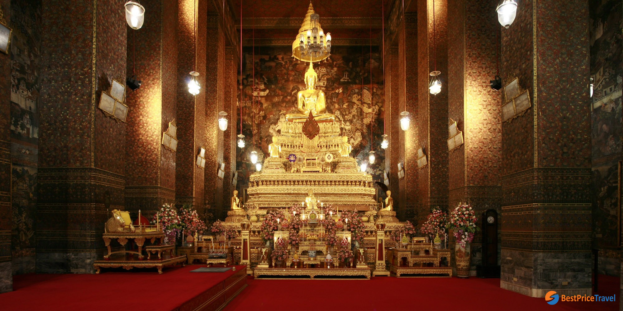 The Phra Ubosot Hall in Wat Pho