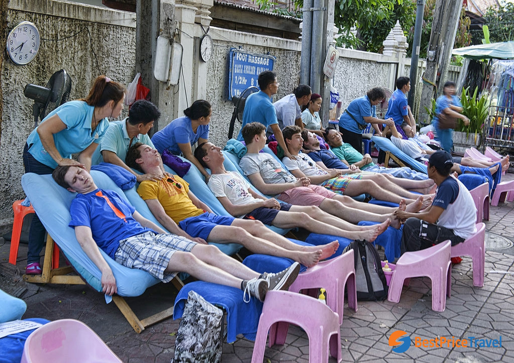 Foot massage at Khao San Road