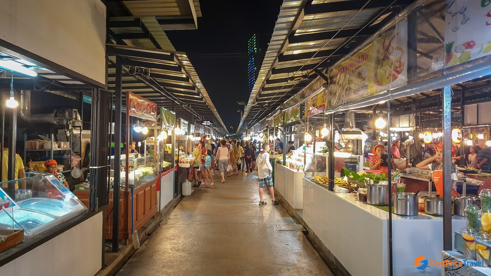 Jomtien beach night market