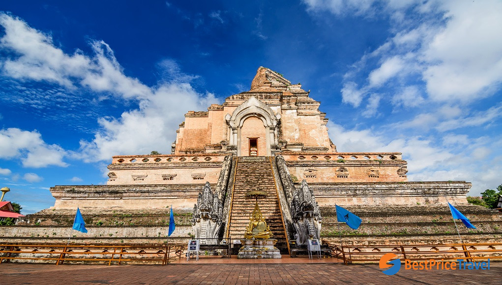 Wat Chedi Luang in Chiang Mai Old City