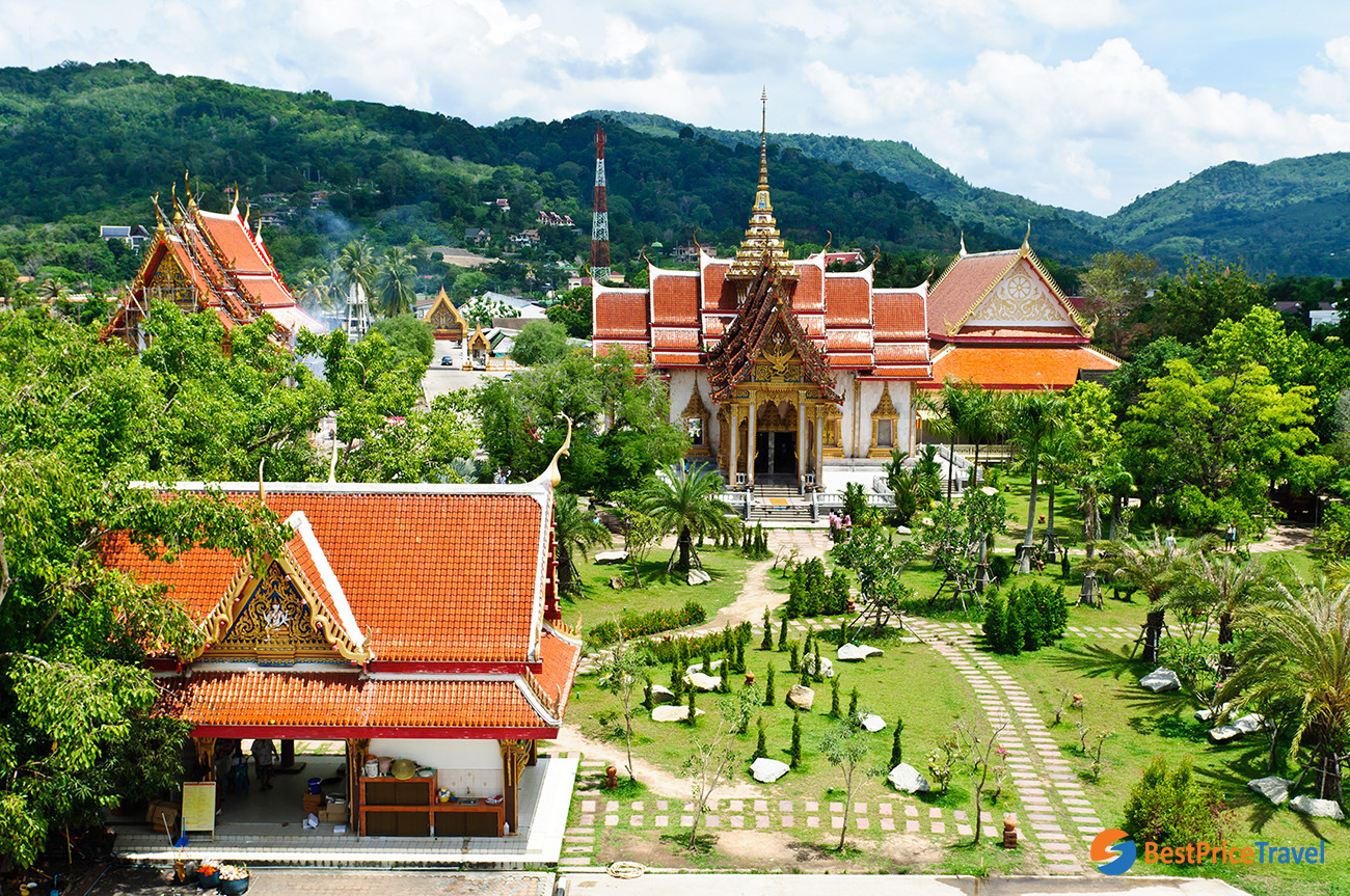 Wat Chalong Surrounding