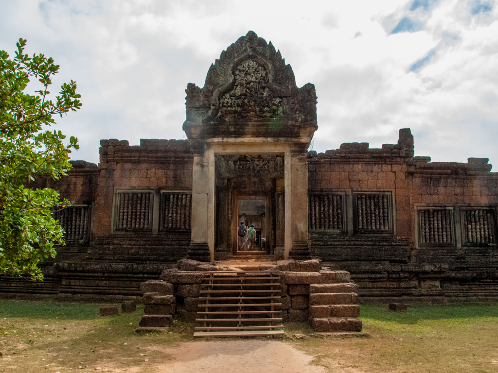 Main Gate of Banteay Samre