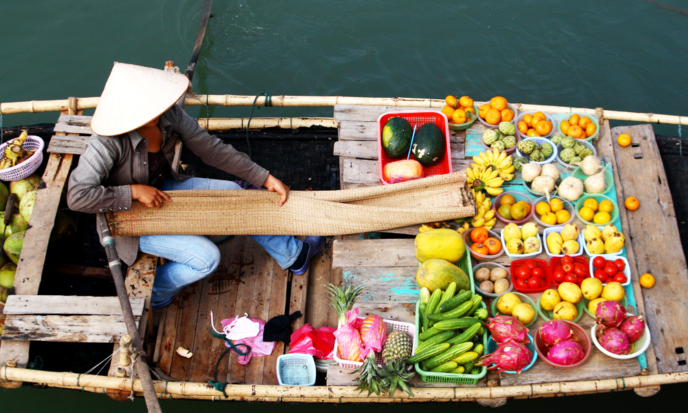 floating market for shopping in Vietnam