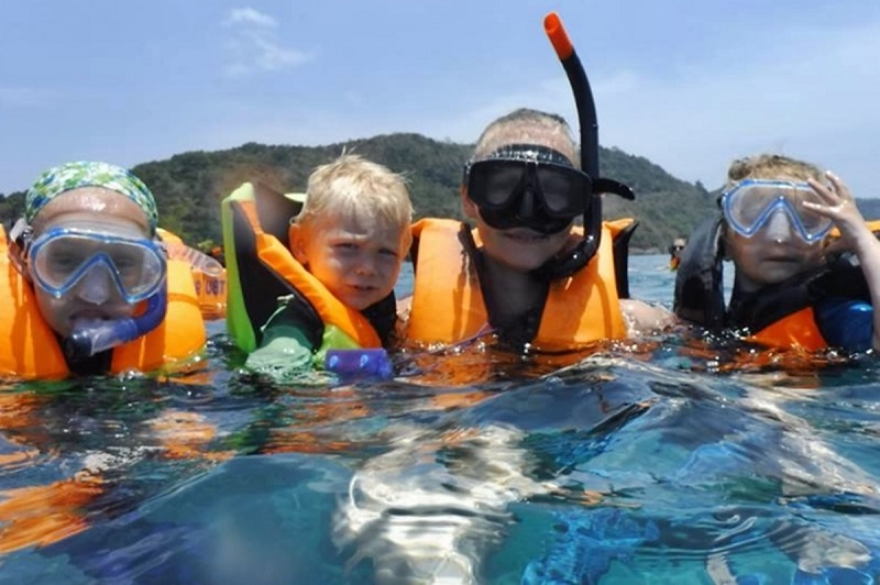Snorkeling in malay