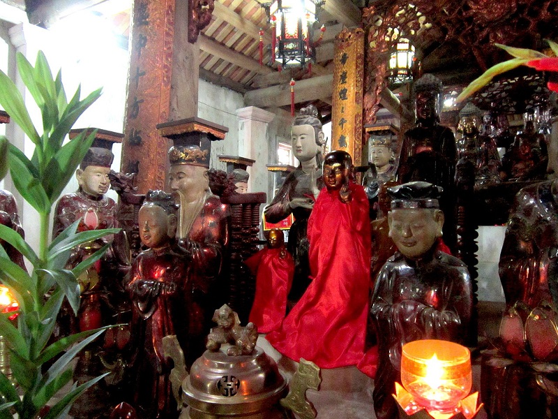 Statues In Mia Pagoda