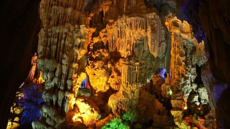 Amazing inside Thien Cung Cave