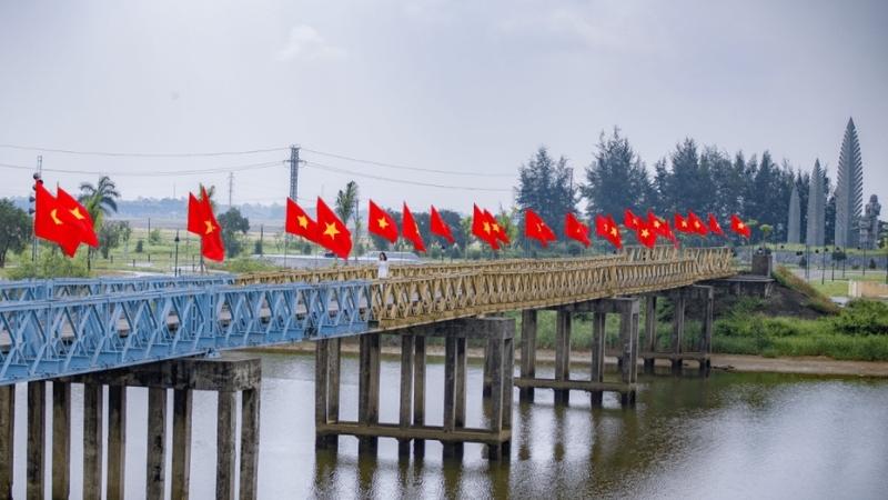 Hien Luong Bridge Quang Tri