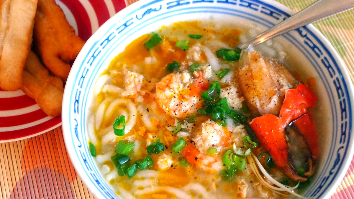 Vietnamese Thick Noodle Soup