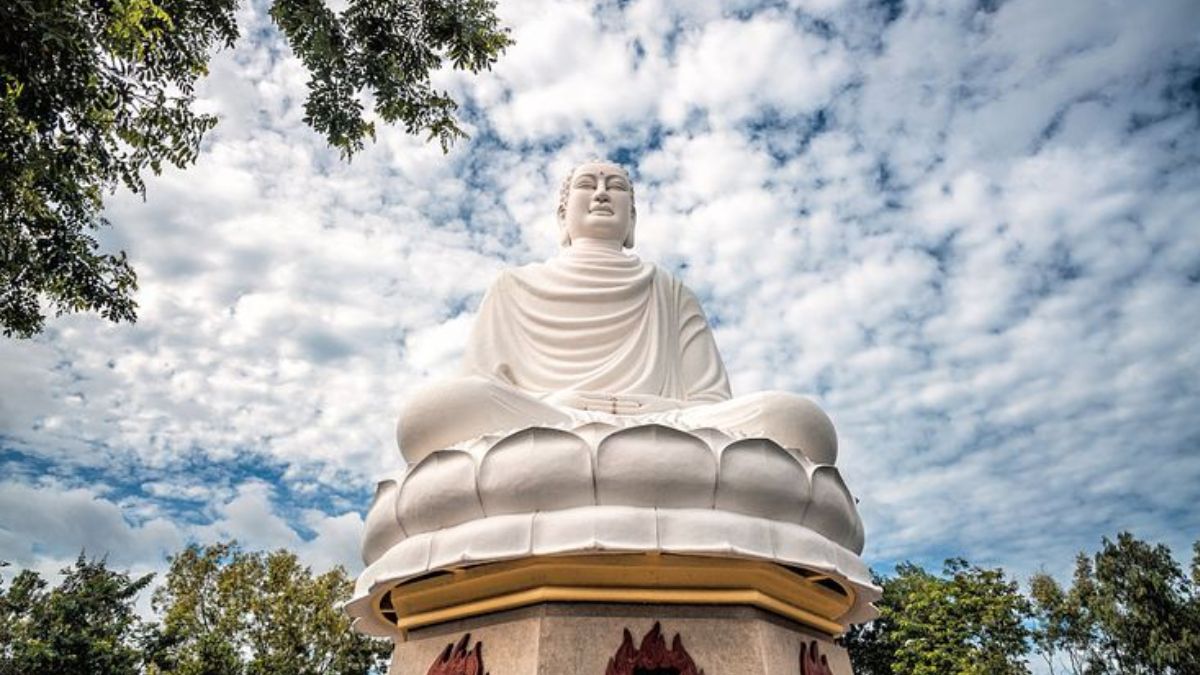 White Buddha In Long Son Pagoda