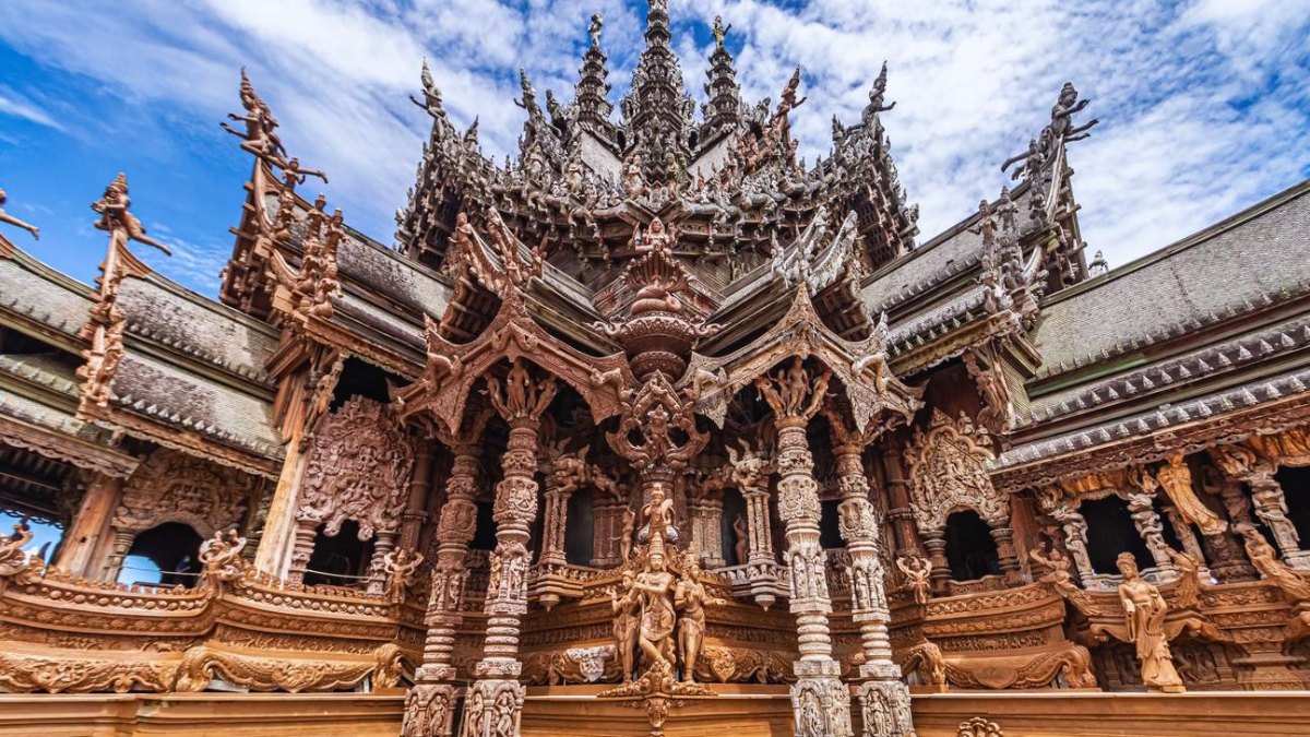 Sanctuary Of Truth Museum - An Amazing Handcarved Temple In Thailand