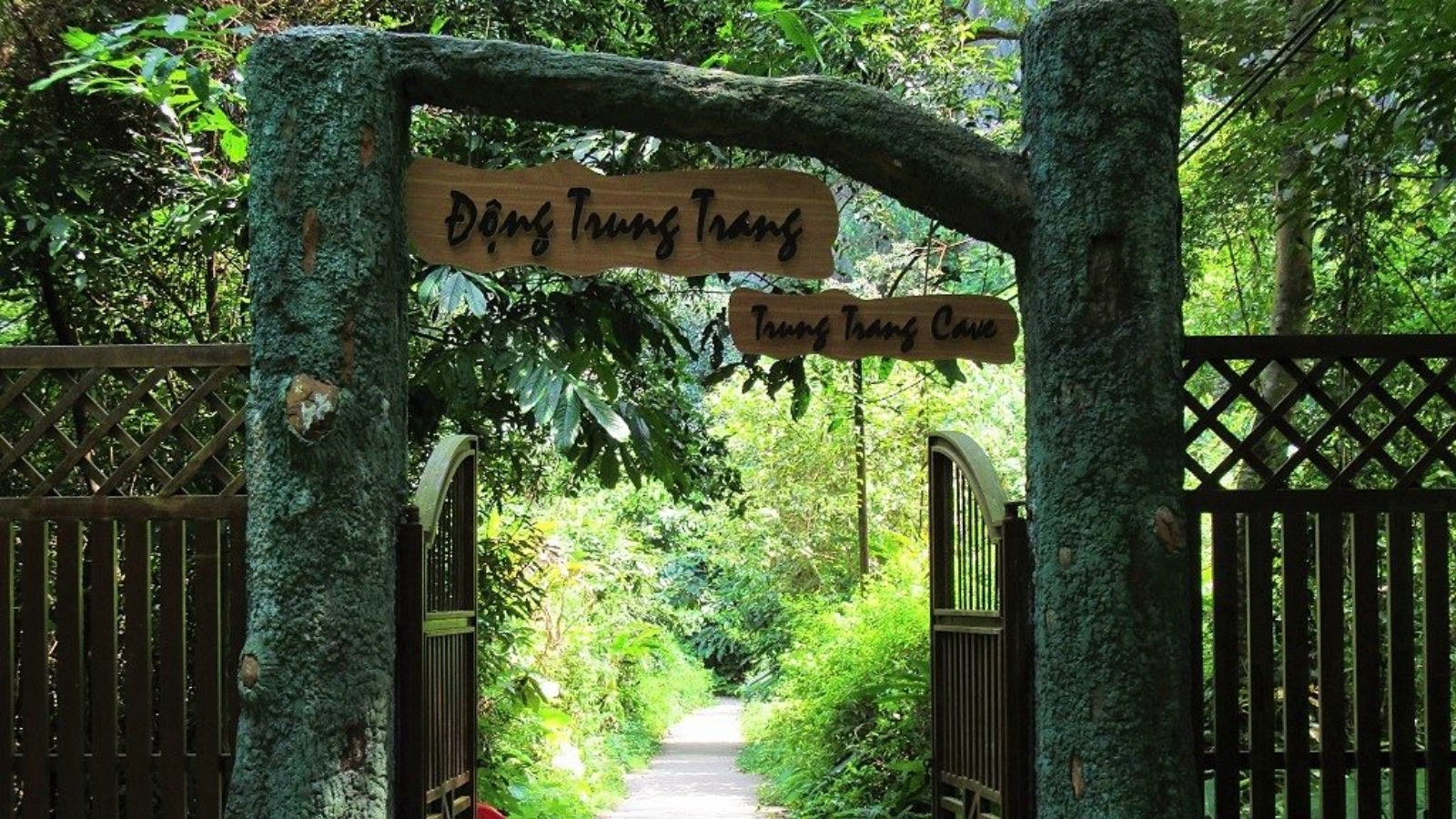Trung Trang Cave Entrance